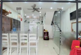 Đoàn Thị Điểm, Rộng 7.3m, trên 5 tỷ, 3 tầng đẹp, Ở ngay